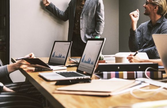 5 Leadership Habits Observed in High-Performing Organizations