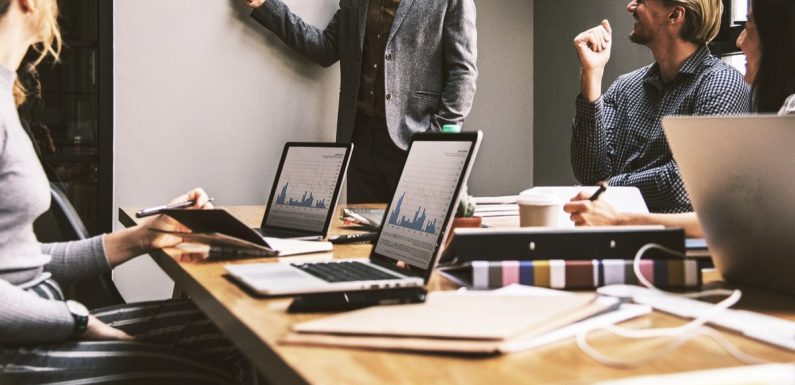 5 Leadership Habits Observed in High-Performing Organizations